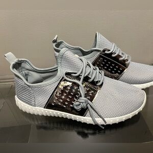 Twisted silver sneakers size 9